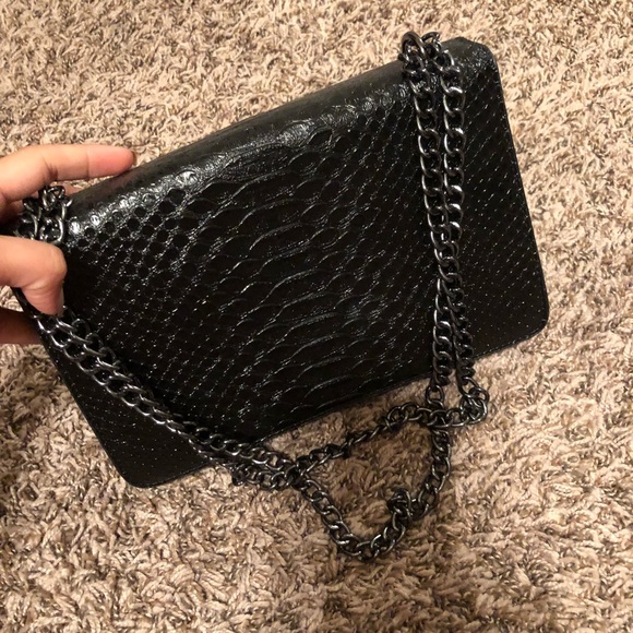 COPY - Designer Inspired medium size crossbody bag. SOLD - Picture 3 of 5